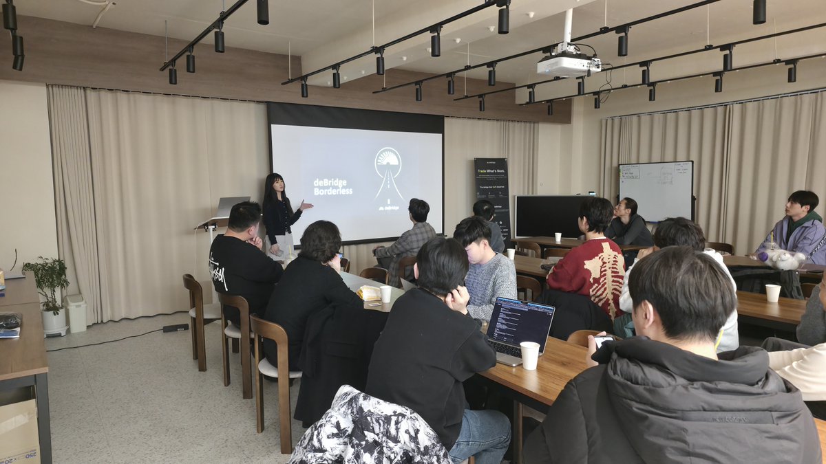크립토 현직자 밋업 Vol.1: Bridge the Gap with deBridge

한국의 핵심 빌더분들이 한자리에 모였습니다.
개발자/엔지니어, 리서처, 학회, BD, PM, 그외의 크립토 산업 종사자분까지.
우리 비즈니스와 생태계에 필요한 기술적/사업적 통찰, 교육 및 네트워킹을 통해 서로의 고민을 나누고 시너지를