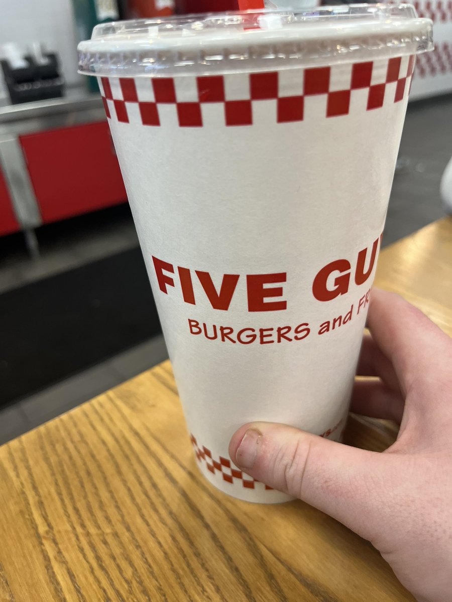 Electrokill44's tweet image. @FiveGuys we need to add more fry’s to the bags .😭😭😭😭😭