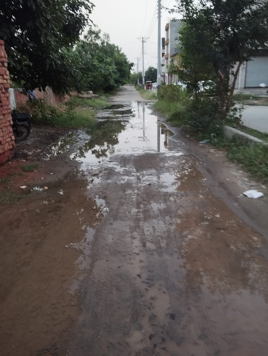 SaherWaheed4's tweet photo. 🚨 Urgent Appeal 🚨
Residents of Alkarim Premier Society Ph 2 (Takbeer Homes), Harbanspura Rd, face severe issues: no sewerage, no roads, poor waste management, no security &amp; total neglect by mgmt.
Requesting Punjab Govt intervention for inspection &amp; action.
@MaryamNSharif https://t.co/AtJYYpnpgJ