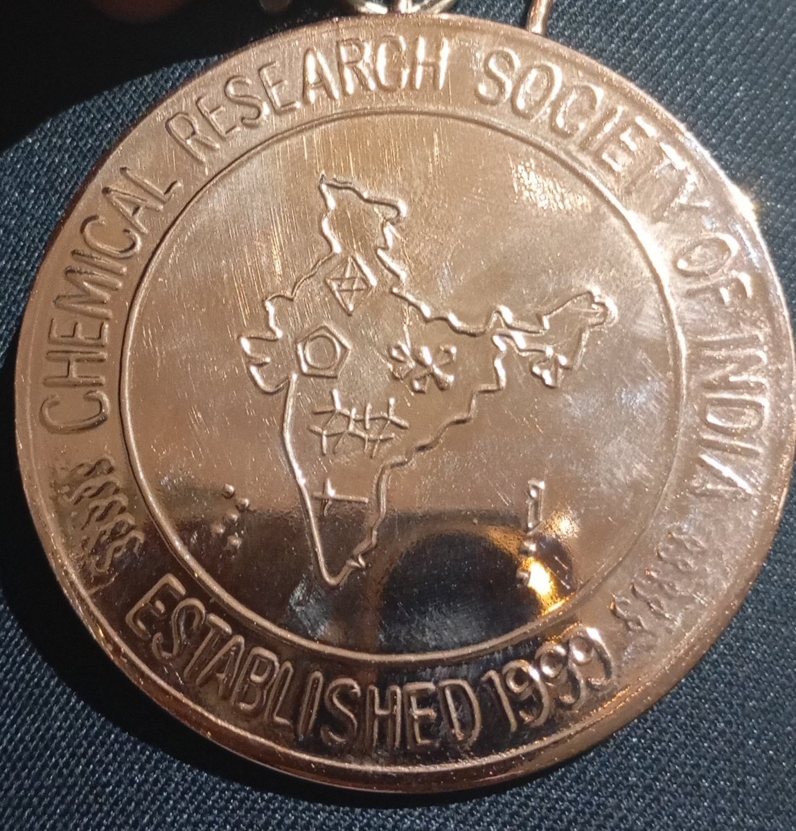 KapdiPhos tweet media