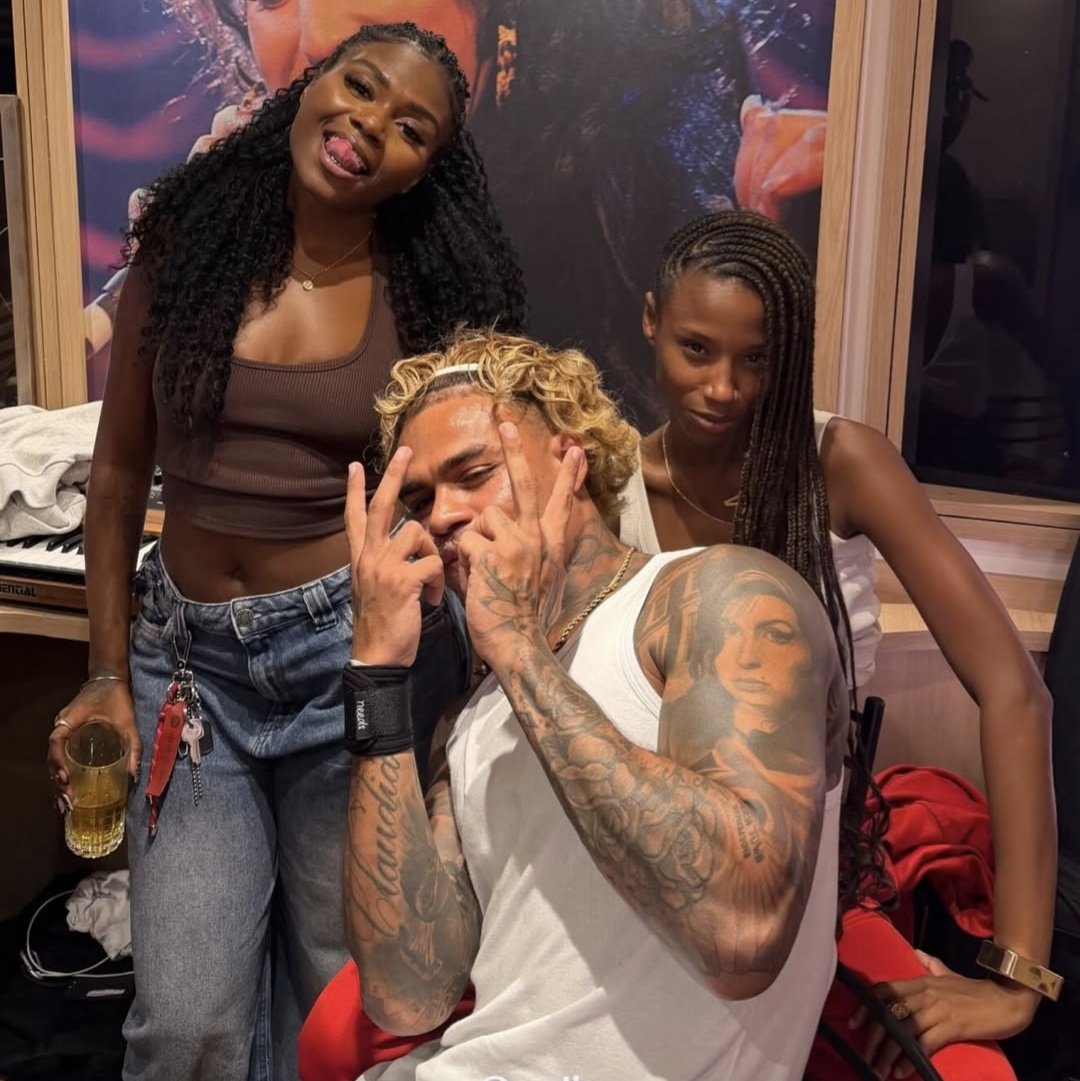 MC Cabelinho, Maru2D e Malía no estúdio 👀