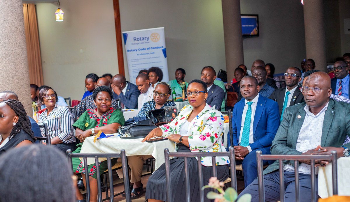 RotaryNalumunye's tweet image. During the DG's Visit to @rubagalakeview on Tuesday. President of Presidents @DebbieKakande was closely followed by PE @otengmoses3 and Past President, Philemon Mukisa Kirunda &amp;amp; over 25 club members!

#TheMunyesBus #MunyesVives #RotaryFun #ClubVisits