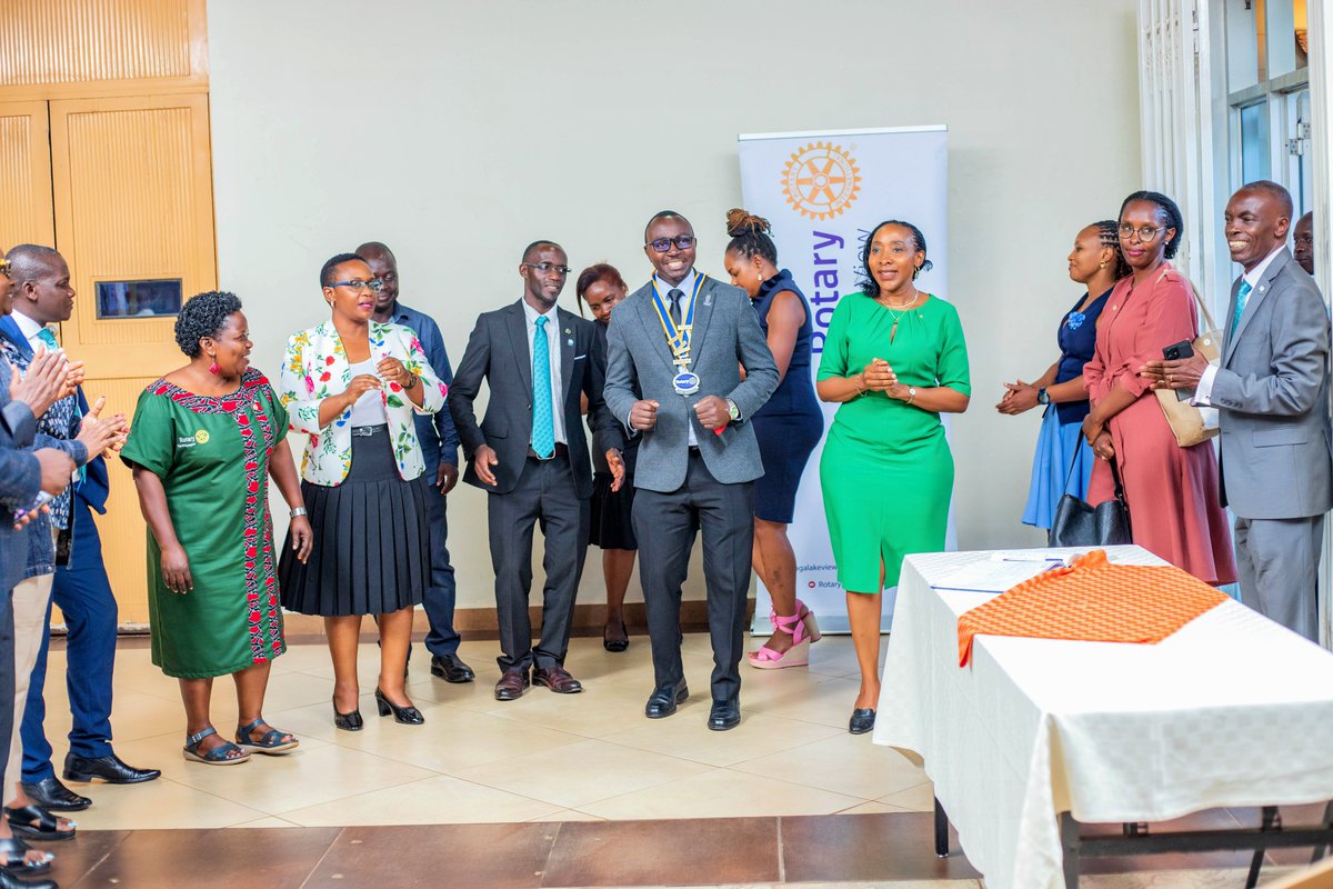 RotaryNalumunye's tweet image. During the DG's Visit to @rubagalakeview on Tuesday. President of Presidents @DebbieKakande was closely followed by PE @otengmoses3 and Past President, Philemon Mukisa Kirunda &amp;amp; over 25 club members!

#TheMunyesBus #MunyesVives #RotaryFun #ClubVisits