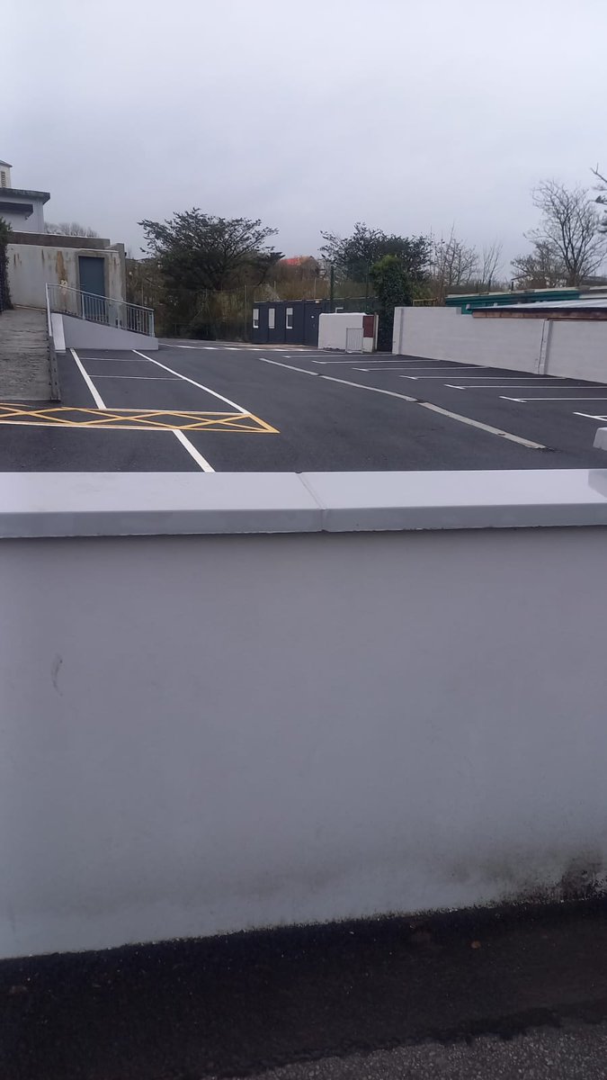 BDuffma's tweet image. #Clare #Burren #100daysofwalking 🟡🔵🖤🤍💚💛  ⚪️⚫️