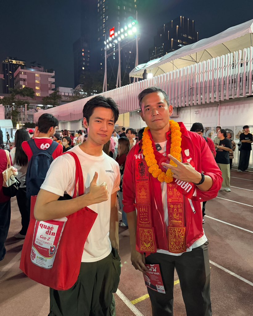 พี่จอมเท่มากกก 😎 #genzforpheuthai 
#เพื่อไทย2ใบ