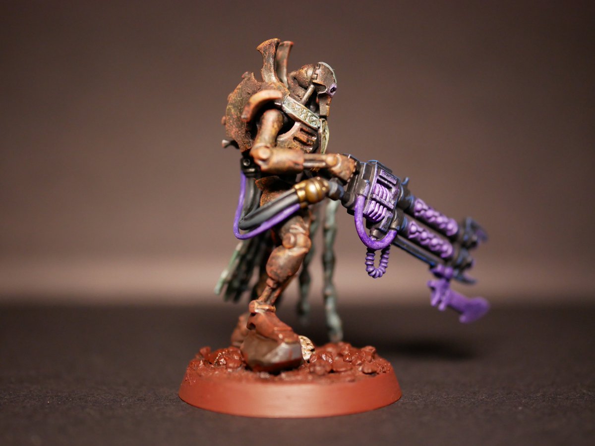 I tried to make this one look completely rusted and oxidized. #necron #warhammer #40k
