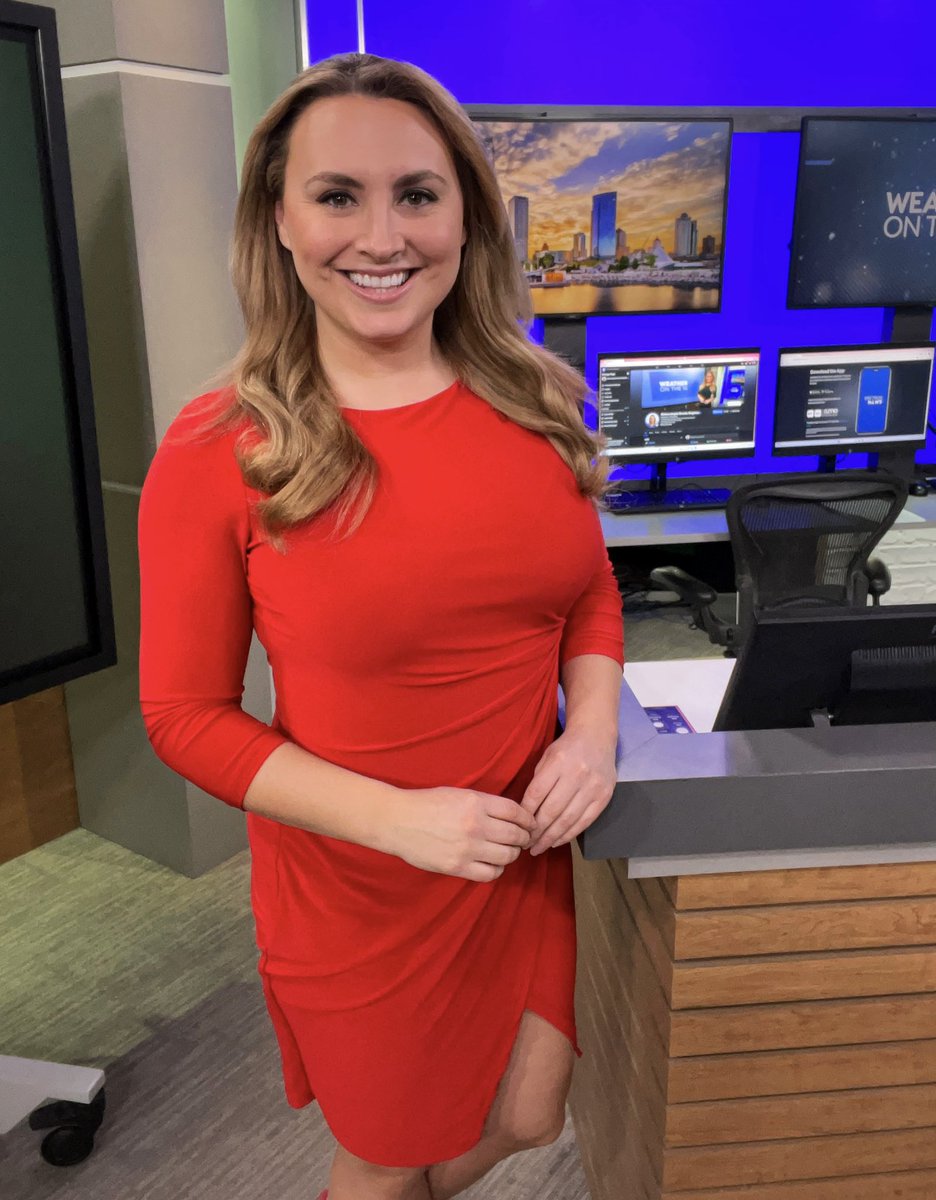 BrookeBrighton's tweet photo. If you see us on @SpectrumNews1WI sporting red apparel 💃 , it’s for #WearRedDay , a designated day to raise awareness about cardiovascular disease. You can go to @GoRedForWomen to learn more about the initiative and donate to the cause. ❤️ https://t.co/ydfLq3egfE