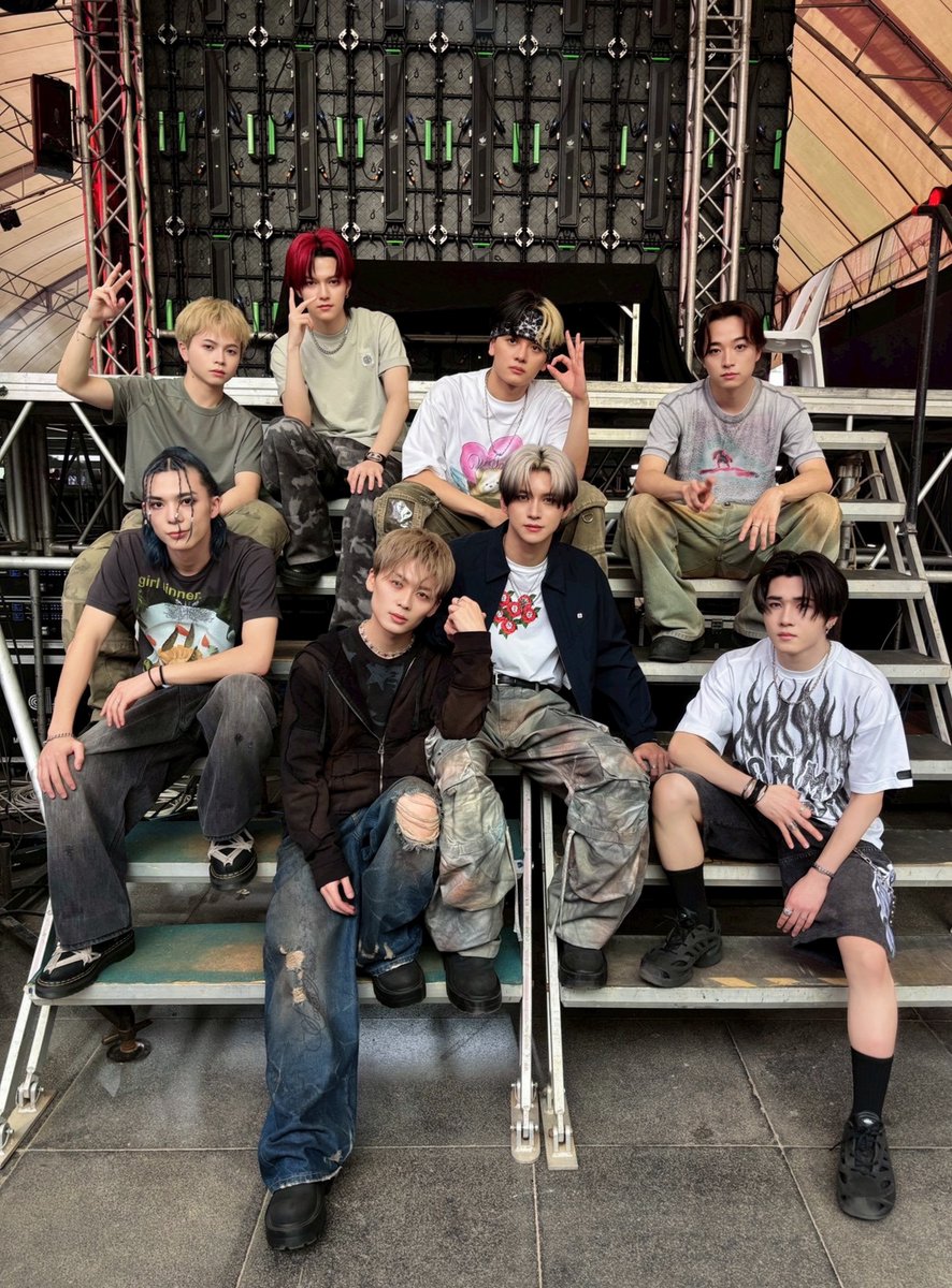 oneoreight__'s tweet image. ［📸］#ONEOREIGHT
JAPAN EXPO THAILAND 2026

Thank you ขอบคุณนะคะ✨
See you at JAPAN EXPO tomorrow at 1:05 PM!!

SET LIST

M1. TOKYO DRIFT
▶︎ youtube.com/watch?v=Qcz-7e…

M2. POWER
▶︎ youtube.com/watch?v=aw45Q_…

M3. Young &amp;amp; Reckless
▶︎youtube.com/watch?v=JJtDdz…

M4. My Lil' Heart…