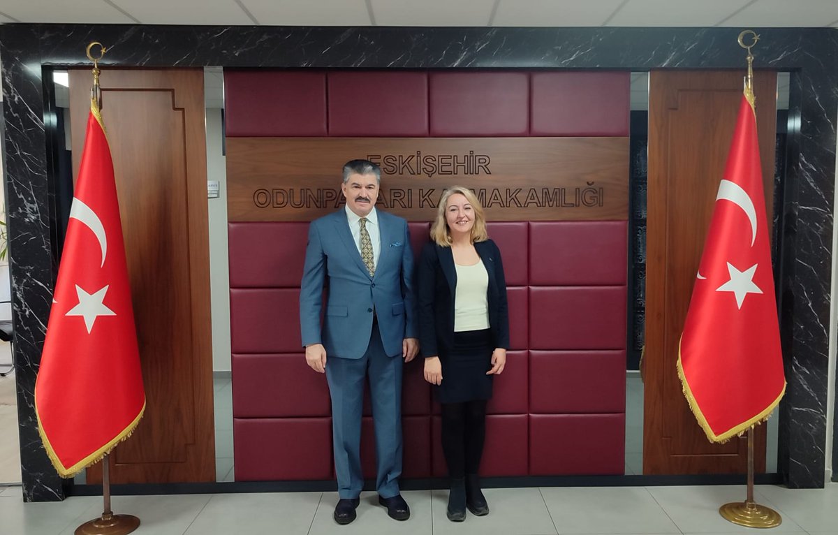İşbankası Odunpazarı Şube Müdürü Yeliz Yazgan Kaymakamımız Ömer Ulu'yu Ziyaret Etti. odunpazari.gov.tr/isbankasi-odun…