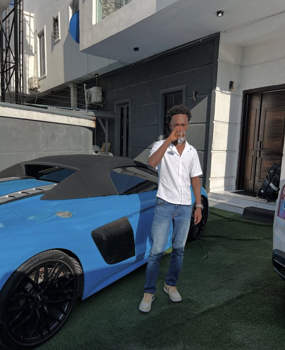MrInfluencerUg1's tweet photo. See my guy here @AhikyirizeDan with the 

Frame 1. Porsche Boxster, likely a 981 generation model (2012-2016). 

Frame 2. The Audi R8 is a mid-engine, 2-seater sports car

Frame 3. Mercedes-Benz AMG® GT 4-Door 2022 version

Long live @realforexbulls #ForexBulls #ForexTrading https://t.co/Wg8IGrP6M0