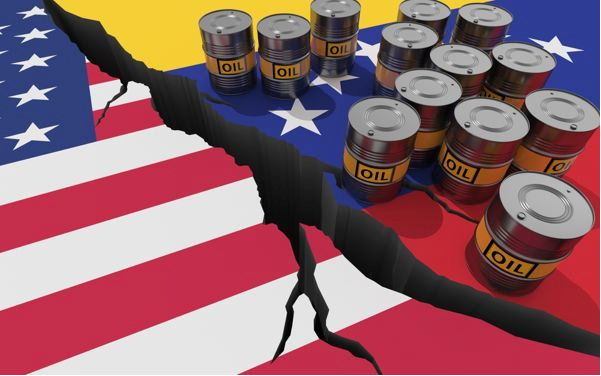 Het idee dat Venezuela snel opnieuw een grote olieproducent kan worden en zo de olieprijs zou doen kelderen, is pure politieke fantasie.
De infrastructuur is na decennia van socialistisch wanbeheer ernstig vervallen. Pijpleidingen lekken, raffinaderijen zijn verouderd en