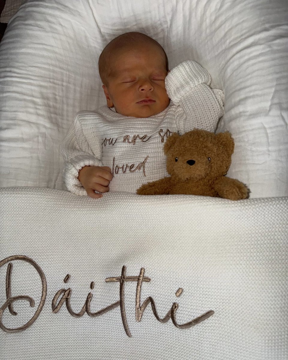 První asistent Diarmuid O’Carroll přivítal na světě druhého potomka 👶

Huge congratulations to you and your family, Doc! 🫶