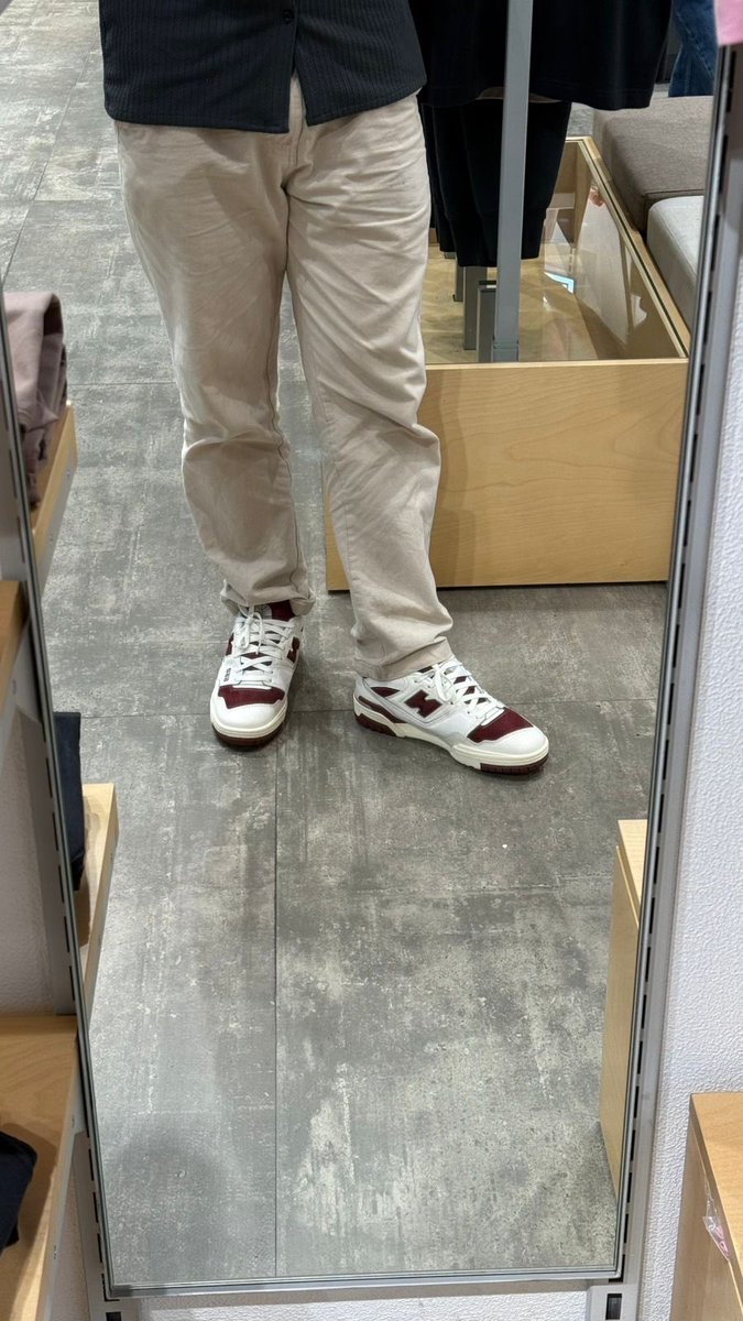 ManasGogia's tweet photo. @newbalance @newbalancein Here are the pictures of both pairs (initial and the replaced one). https://t.co/GMmZmmTIeS