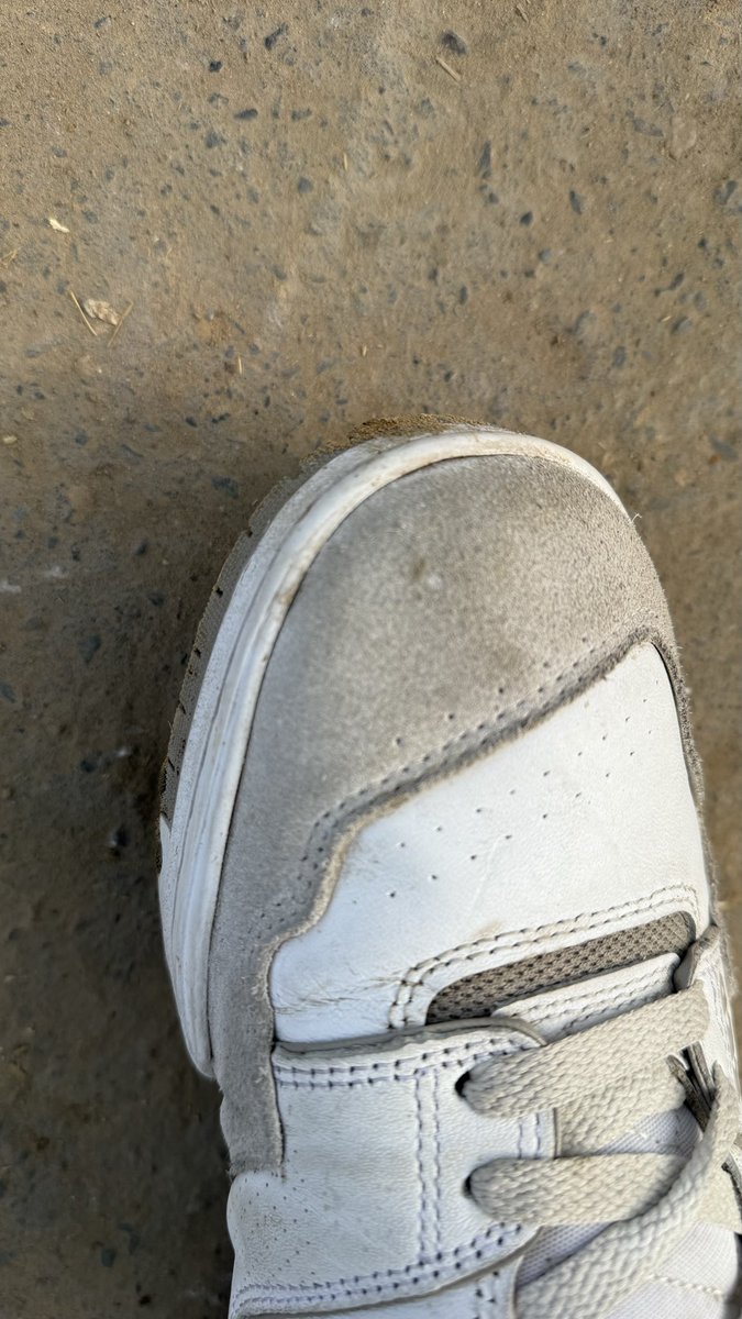 ManasGogia's tweet photo. @newbalance @newbalancein Here are the pictures of both pairs (initial and the replaced one). https://t.co/GMmZmmTIeS