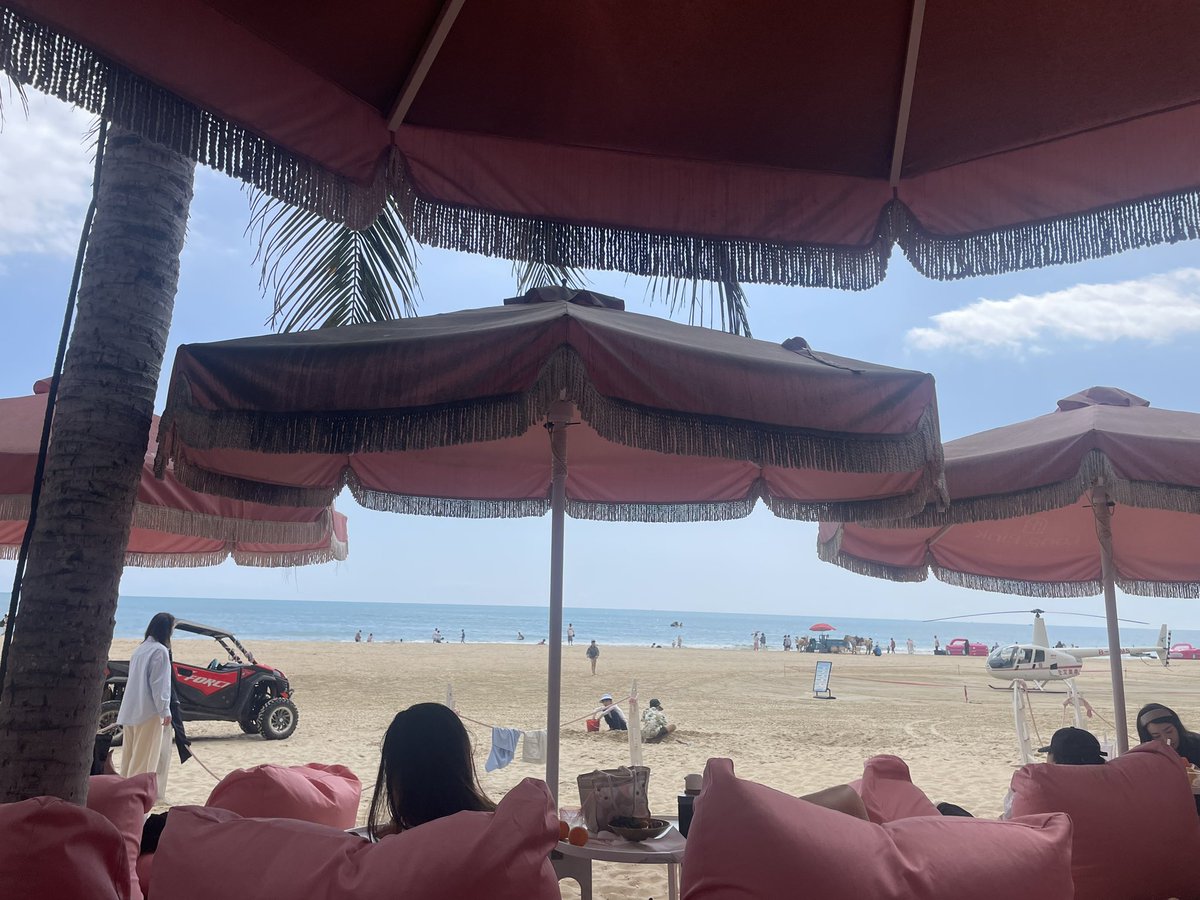 出来旅游结果家里电脑远程开不了机了，自从当上空投农民之后就没有断撸超过两天，这下能安心玩几天了。