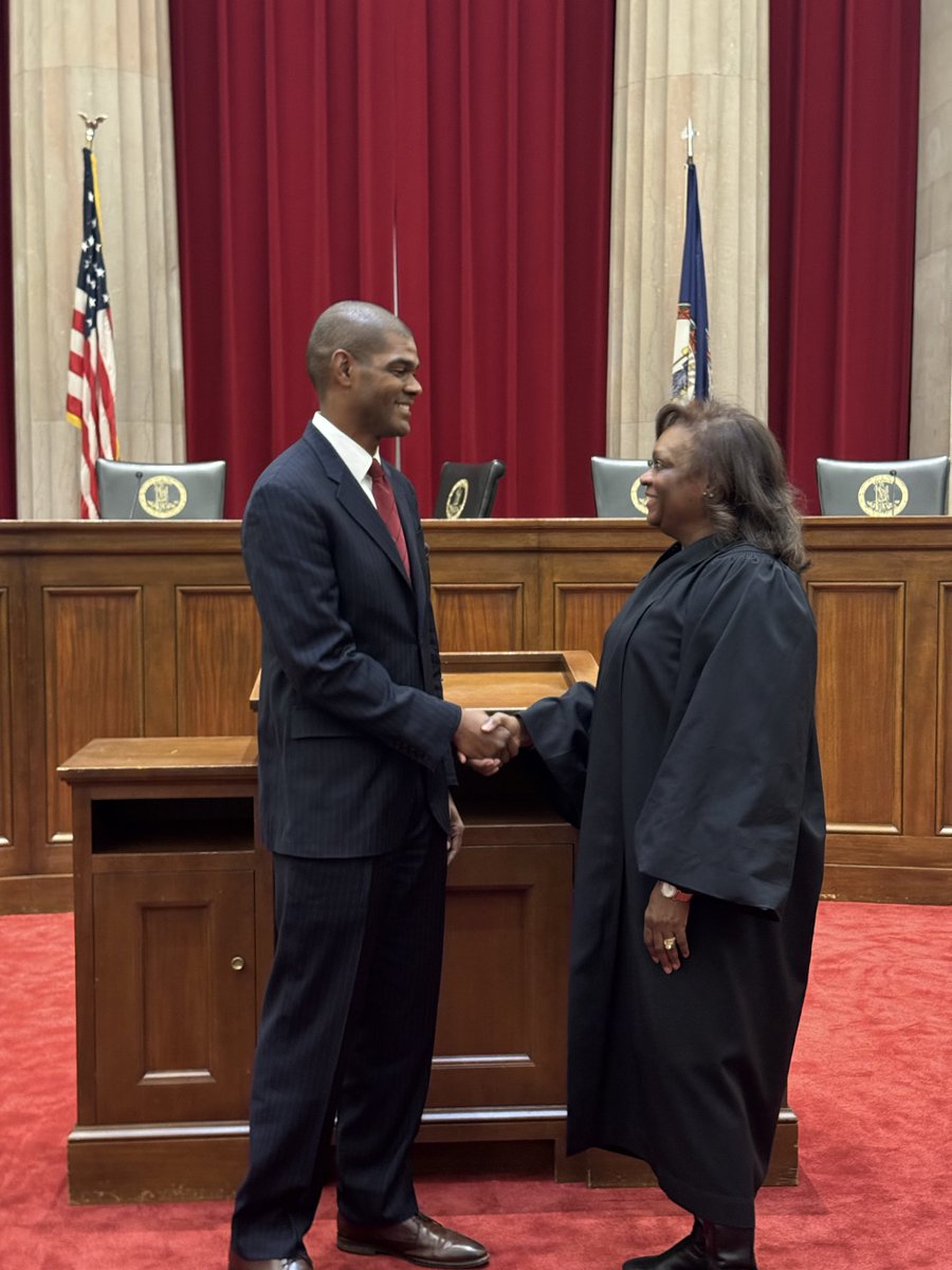 AGJayJones's tweet photo. 🧵On January 20, 2026, Tillman Breckenridge was sworn in as the first Black solicitor general in Virginia’s history. Breckenridge earned his law degree from the University of Virginia School of Law and founded the Appellate &amp; Supreme Court Clinic at William &amp; Mary Law School. https://t.co/pdDw97jsmw