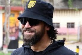 gusipati19's tweet photo. Me está llegando la información de q habría sido arrestado el Coronel Gramko Arteaga, esto pica y se extiende, falta que algunos medios lo hagan Oficial . Ese mismo que le disparó en la cara a Oscar Pérez, el que tuvo la misión en Chile para asesinar a Ojeda y ha torturado a cientos de venezolanos. El hombre malo comenzará a pagar ... todo lo que hacemos en algún momento lo pagamos cuando no hacemos el bien. Aunque para ellos el mal era el bien y no sienten remordimientos y arrepentimientos... son gente MALA ...Asesino desdé el vientre de la madre @MariaCorinaYA #ULTIMAHORA