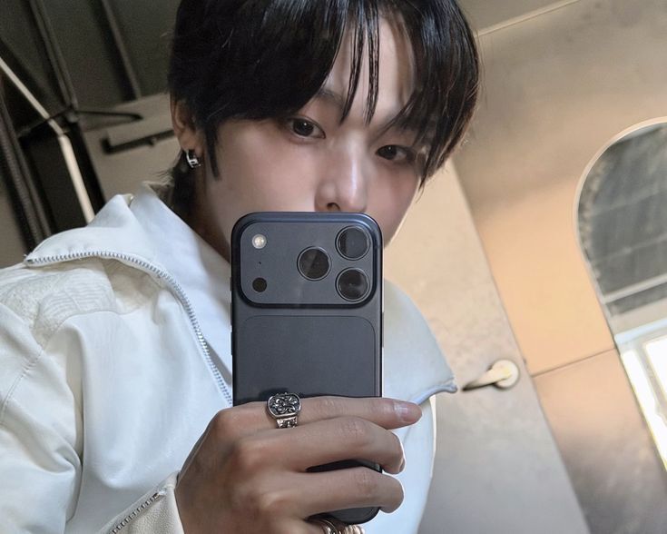 selfolssi ♤ tweet media