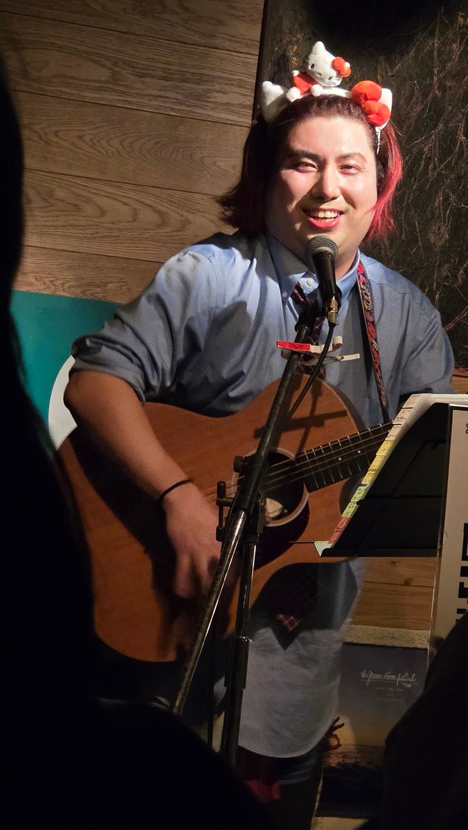 yusonau's tweet image. やまだださんのワンマンライブを観に行きました！やまだださんの曲は視点がユニークで、聴いててとても楽しかったです！チョロQのやつとか新曲も好きだったな～

改めてお誕生日おめでとうございます！！素敵な1年をっっ！！🎂