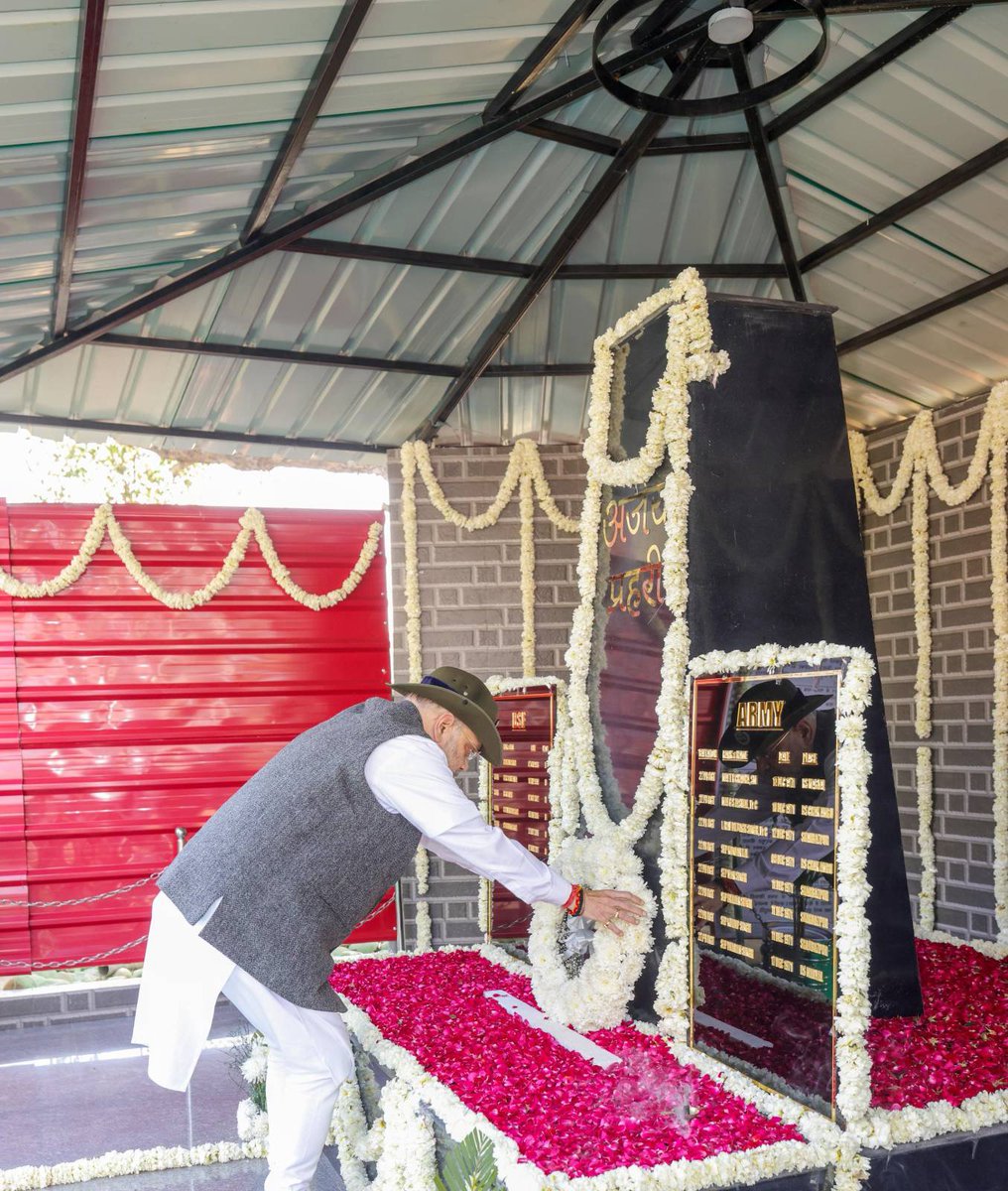 Saluting the guardians of our borders. 🇮🇳💐
Amit Shah paid tribute at the Ajay Prahari Martyrs Memorial at #Bobiya BOP, Jammu &amp; Kashmir.
Their courage continues to inspire India.
#BSF #NationFirst #AlertBSF