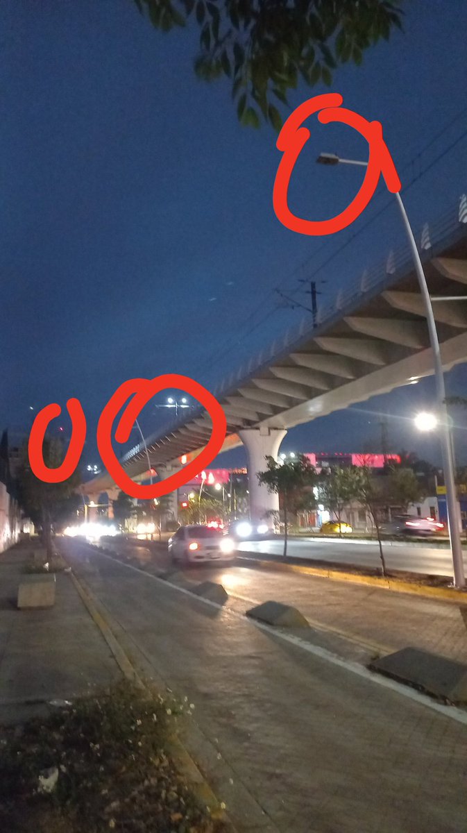 PRESIDENTE <a href="/JuanJoseFrangie/">Juan José Frangie</a> camino poquito y lámparas apagadas ahora del semáforo del CISZ donde trabaja usted 🤭🤭, sentido zapopan centro 4 lámparas apagadas <a href="/Trafico_ZMG/">TráficoZMGuadalajara</a> <a href="/HectorXkamylla/">Héctor Escamilla</a> <a href="/LOBOALFA76/">LOBO ALFA</a> <a href="/mrhr_zap/">Mr. H. R.</a> <a href="/ZapopanDen/">Denuncia Ciudadana Zapopan</a> <a href="/ServiciosZap/">Servicios Municipales Zapopan</a> <a href="/NadiaMadrigal/">Nadia Madrigal</a> <a href="/IsaackdeLoza/">Isaack de Loza</a> <a href="/Ramiro_Escoto/">RAMIRO ESCOTO DIGITAL (RED)</a>