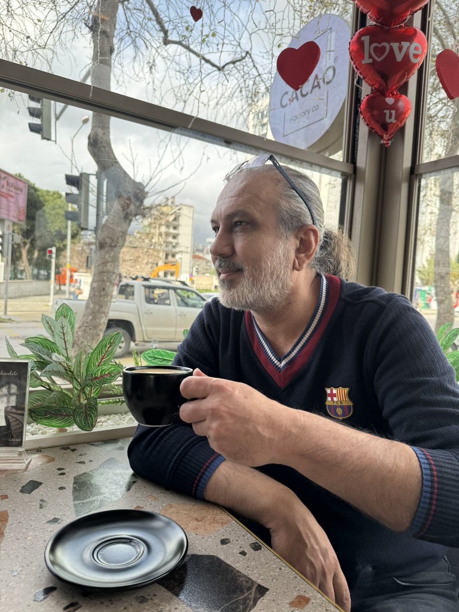 #izmir e geldik şükür
Yeni mekanımızda kahvemizi içiyoruz
Hepinizi buraya bekliyorum çok yakında burda bir buluşma ayarlayalım tüm dostlarla

  <a href="/grkneren/">Gürkan</a> 
maps.app.goo.gl/GtYX2JYFwH675i…