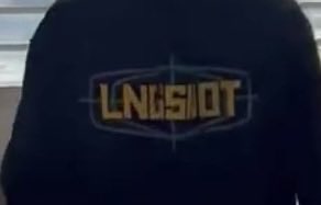 tacowithjay's tweet image. 롱샷 이 로고 후드티랑 티셔츠 갖고싶엉