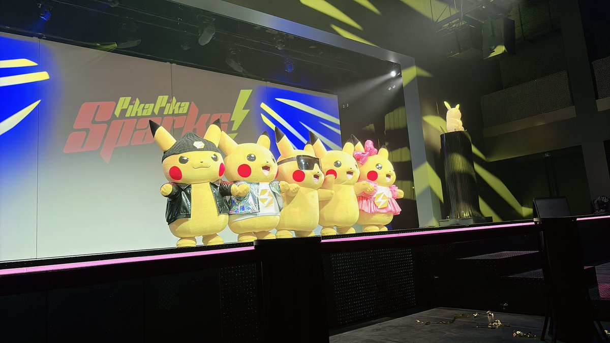 o_miz_'s tweet photo. #ポケパークカントー #ポケパーク
・とにかく民度が高くて優しい世界
・肩などにポケモンぬいぐるみつけてくと「トレーナーさん」て呼んでもらえる
・お土産屋は昼前後にレジが1時間待ちレベルだが15時頃はガラガラ。スタンプで再入場できるので土産は遅めにすべし
・あちこちでグリーティングあり https://t.co/HrMSfV7Pkj