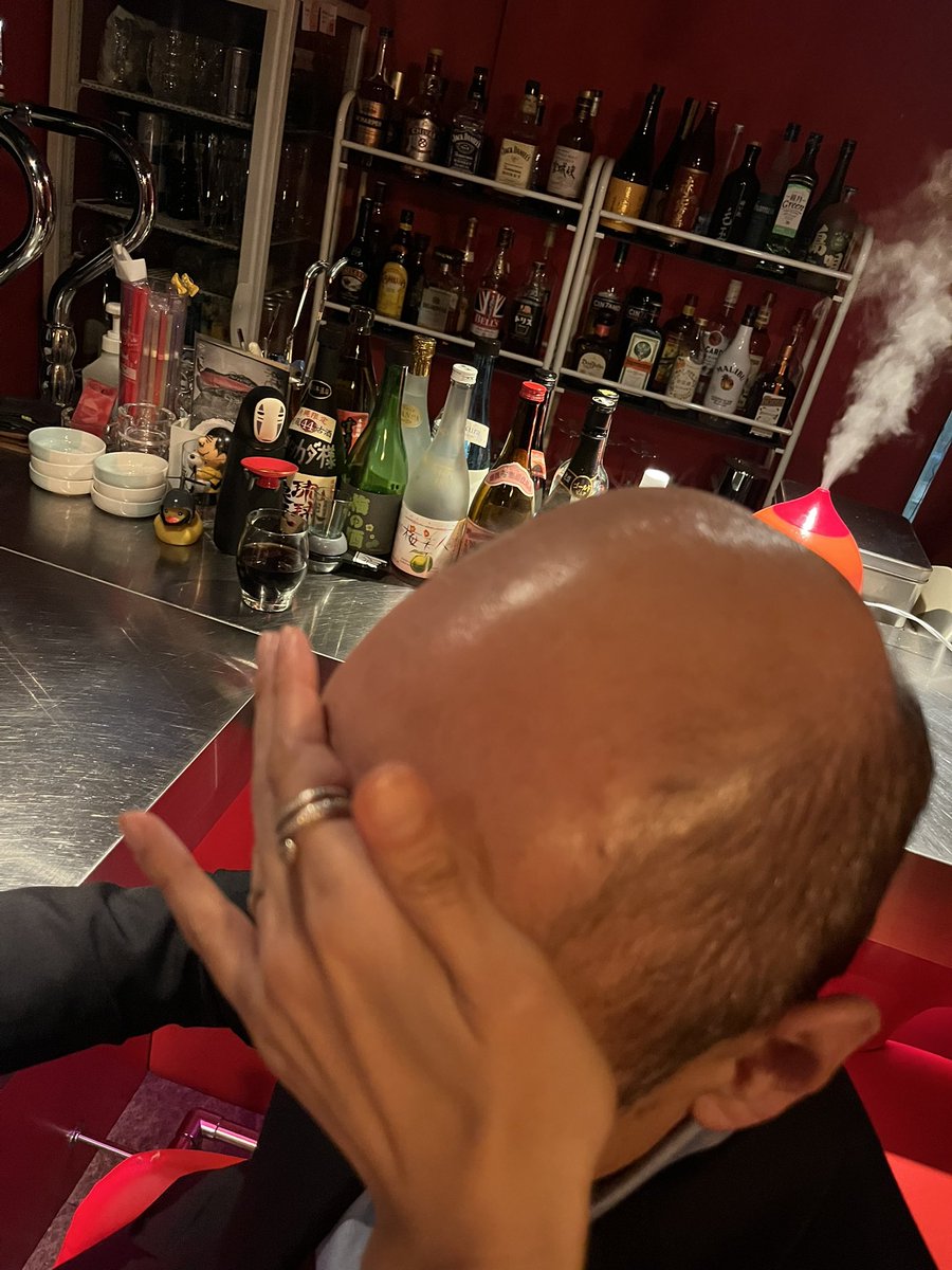 ここがソーラーパネルだから
ジョギングしたら充電されるんだって！！

ハゲのハゲネタって卑怯だよね！！！！