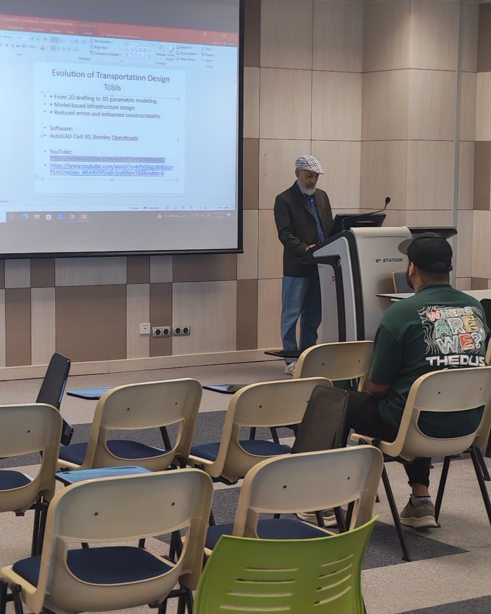 CEE_KFU's tweet photo. أقام #نادي_CEE يوم الخميس ورشة عمل بتقديم د. عارف الزمان بعنوان:
"Essential Software for Next-Gen Transportation Engineers" 🚦
​تضمنت الورشة:
-3D Design 
- Traffic Simulation
- Data Analytics
​شكراً دكتور عارف على مشاركتنا خبراتك ..
انتظرونا، القادم أقوى!

#kfu #Engineering https://t.co/pJnYP15WPt