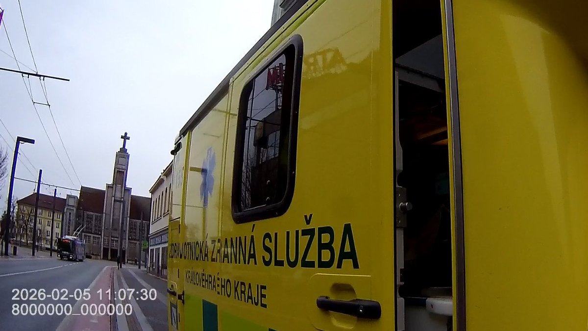 Pomoc při zdravotní indispozici
Při pěší kontrole veřejného pořádku v centru Hradce Králové byl strážník městské policie osloven mužem se žádostí o pomoc. Uvedl, že se v blízké provozovně nachází žena se zdravotními obtížemi, která byla krátce v bezvědomí.mhk.cz/1B2