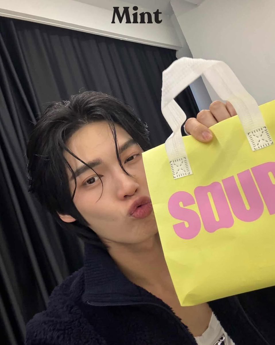 CEO🤏🏻
cr. mintmag_th broadcast 

#winmetawin