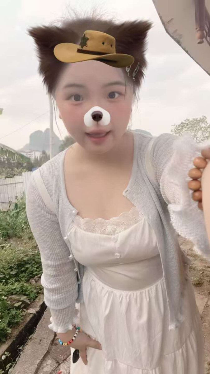 小小-AI脱衣一键脱衣 tweet media