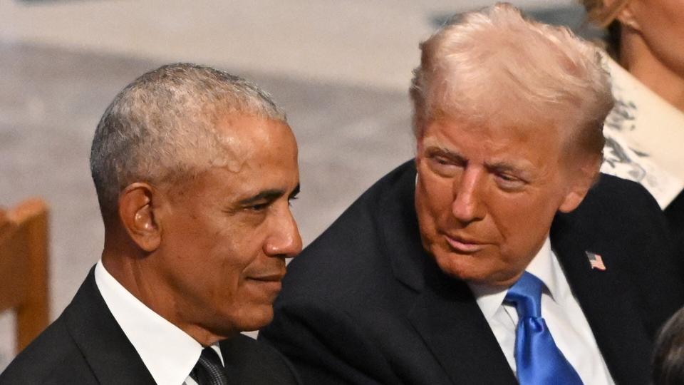 Forbes's tweet photo. Trump Shares Election Conspiracy Video Featuring Racist Imagery Of The Obamas Amid Late Night Posting Spree
https://t.co/z9WlW55LIw https://t.co/Q1QALBpTHc