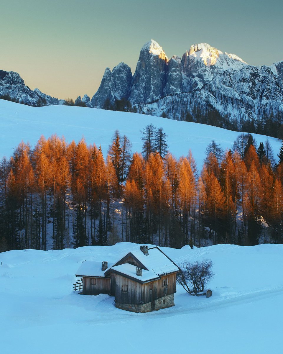 Schoenberger_K's tweet photo. Living the Dream
A cozy Cabin in the Dolomites 

#Dolomites #Dolomiten #dolomiti https://t.co/XfxgxbLhYG
