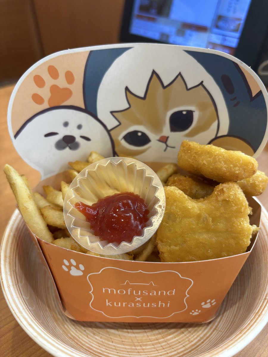 simachanlove12's tweet photo. 娘と二人で一生懸命食べたけど、なかなかお皿がたまらない！🤣
サメにゃんのあたり動画見たかったー。 ファイルも無事にゲットして満足しました😙
#mofusandくら寿司コラボ https://t.co/zN9P3zv04t
