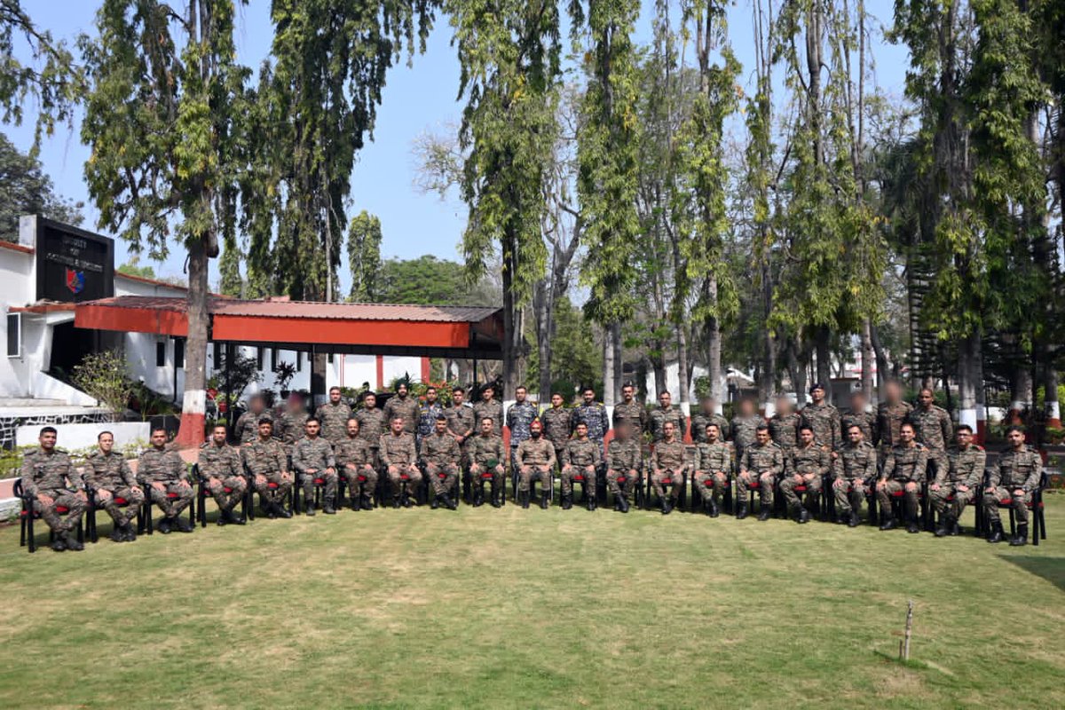artrac_ia's tweet photo. "𝐒𝐜𝐡𝐨𝐨𝐥 𝐨𝐟 𝐀𝐫𝐭𝐢𝐥𝐥𝐞𝐫𝐲, 𝐃𝐞𝐯𝐥𝐚𝐥𝐢"
Students undergoing SAIICO course at #MINTSD visited School Of Artillery, Devlali on 06 Feb 26 to deepen their understanding of ISR concepts, the roles of key organisations within the ISR hierarchy and data flow mechanisms for generating a Comprehensive Intelligence Picture.
The equipment profile of Regiment of Artillery was showcased to the course students which included surveillance as well as the fire power resources.
Instagram- https://t.co/P8NxHB5WJh
Facebook- https://t.co/URfByR8v9m
#MINTSD
#SchoolOfArtillery
#ARTRAC
#IndianArmy
@adgpi