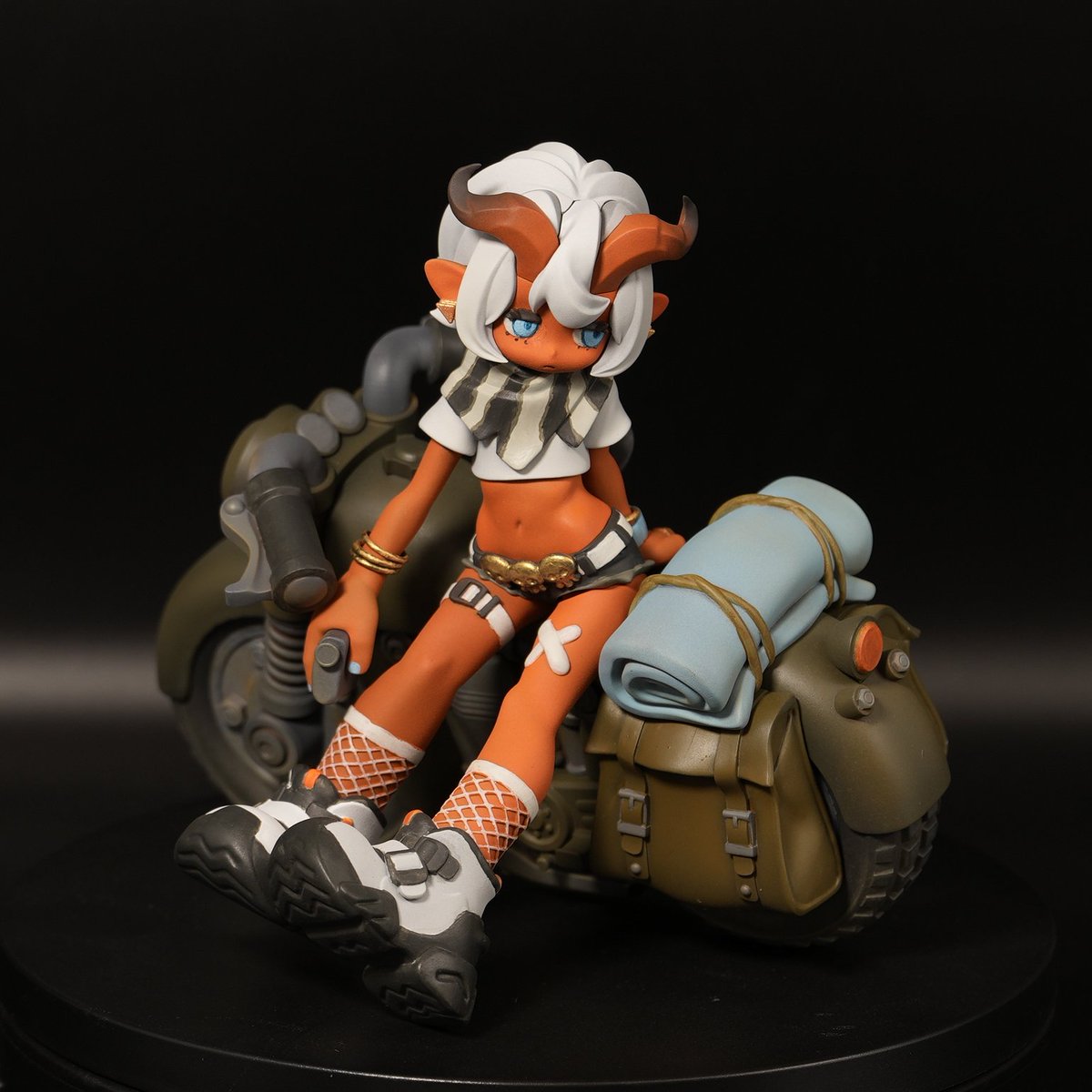 mono_3327's tweet photo. 現在私が制作中のVRChat向けアバター
造形サークル「トロコンブ」(@torokonbufigure)
オリジナルキャラクターのフィギュアを
 WF2026W ブース2-15-11にて展示します。
キャラクターデザイン・原型・彩色
担当：@full_atsushi さん
会場でぜひ実物をご覧ください！
#WF2026W #WF2026冬 https://t.co/7Zs6YoAZxb