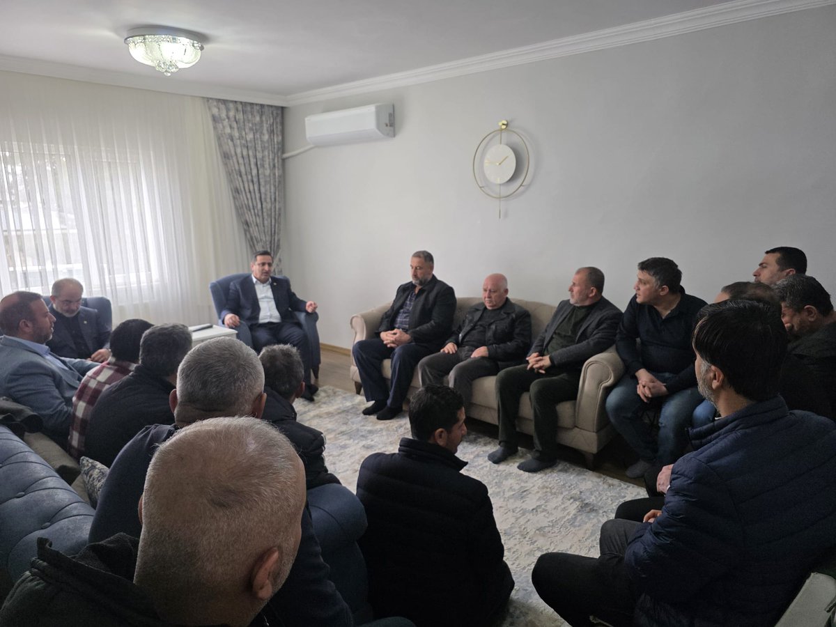 HurDavaPartisi's tweet image. Batman Milletvekilimiz Serkan Ramanlı, 2014 yılında yapılan ve 6 Şubat depremlerinde hasar gören Mara-Musalla mahallelerindeki TOKİ sakinleriyle bir araya geldi.

Ramanlı, vatandaşlarımızın sorunlarını dinledi, taleplerini not aldırdı.