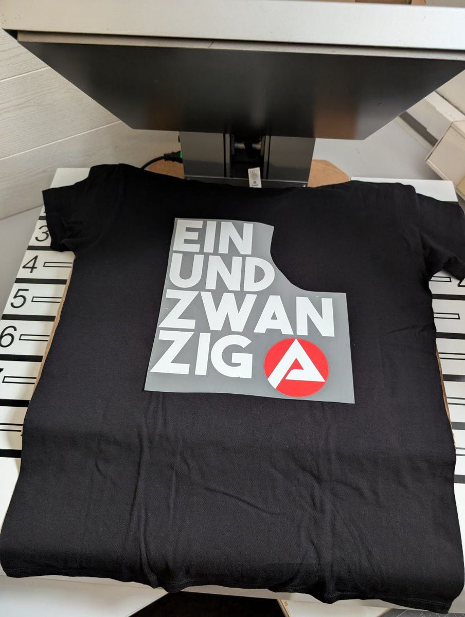 Einundzwanzig 🎙 tweet media