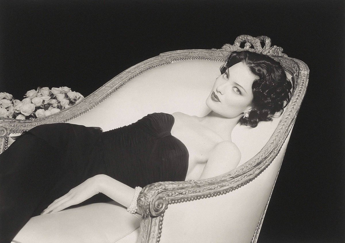 glirttery's tweet image. shalom harlow photographed by patrick demarchelier (2004)