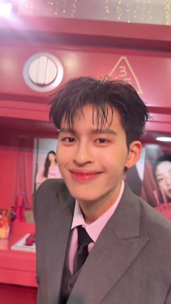 บ้อกแบ้กทิ่หล่อน่ารักทิ่สุด 🥹💖🫳🏻

POND 3CE MISTYVELVET

#Pondx3CEIVELMISTYOU