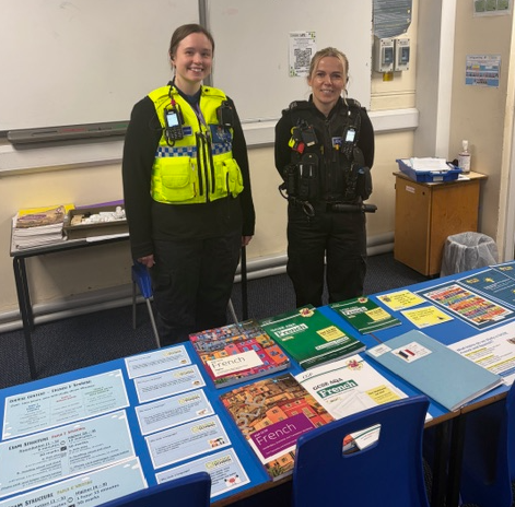 IbstockSchool's tweet photo. The Y9 Options &amp; Progress Evening is one of our most important nights of the year as we begin the GCSE journey with our Y9 students, supporting them to make the best decisions around the subjects they pick.
We were joined by local PCSOs &amp; the head of Ashby School Sixth Form. https://t.co/gXdkqhSs6R
