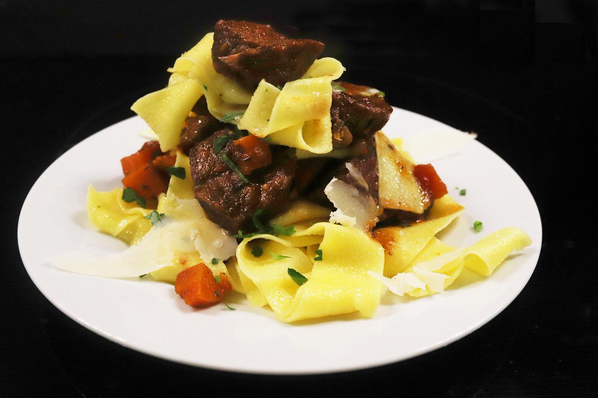 imsokathy's tweet photo. Slow‑cooked Beef Ragù with deep, rich Italian flavor. Tender beef, a silky sauce, and the perfect comfort meal, especially served over creamy Parmesan Mash. Minimal effort, big reward, and tastes like it came straight from Tuscany. #italianrecipes #comfortfood https://t.co/lHQlFbne9u