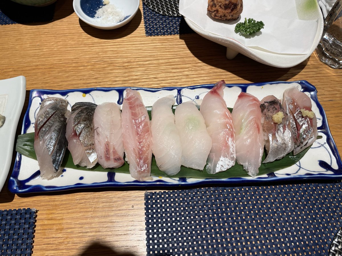 今夜は久しぶりに気の置けない仲間と飲み会。言いたいことを言える仲間がいるって幸せすぎる✨