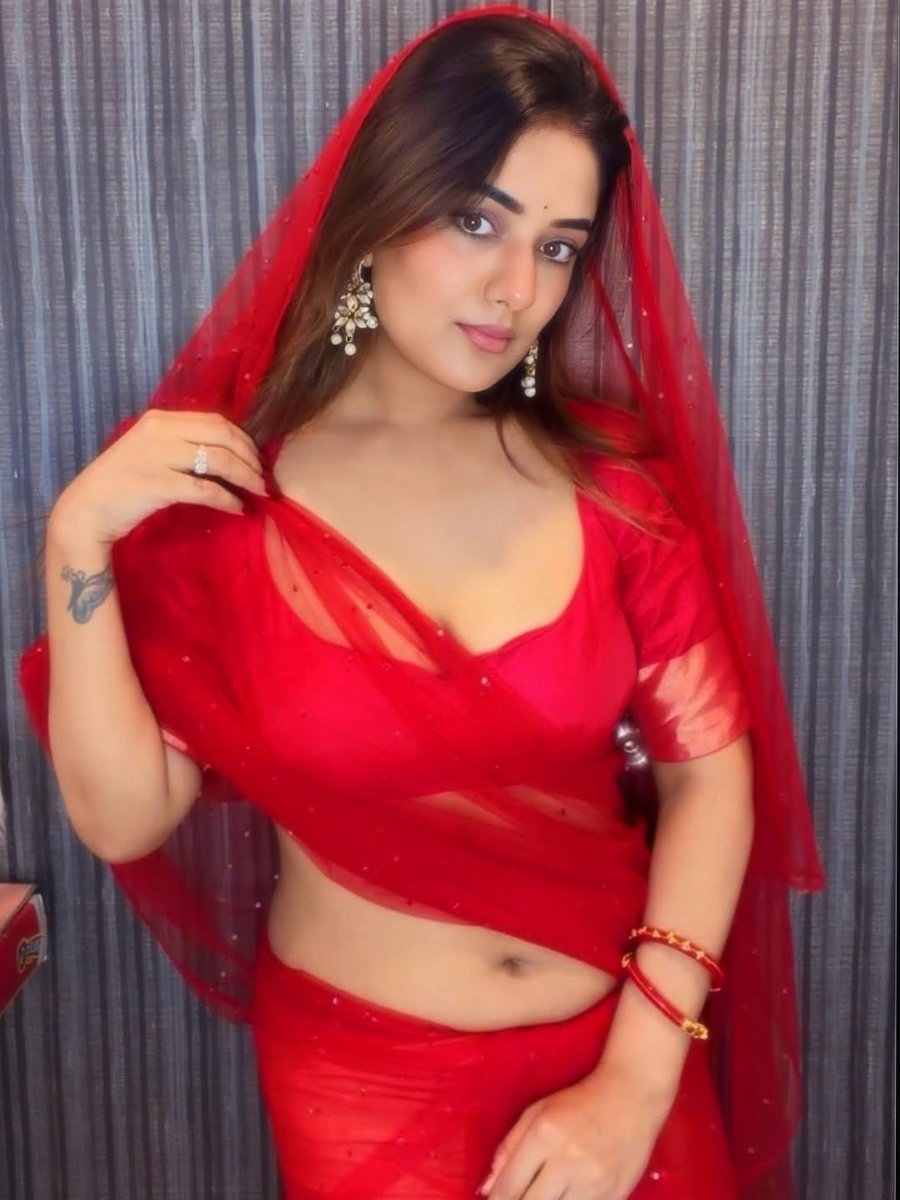 indian_beautee's tweet photo. Stunning as usual ♥️♥️♥️

Natasha 😘👑

#NatashaSingh
#NavelGlow https://t.co/70eIzdx9oa