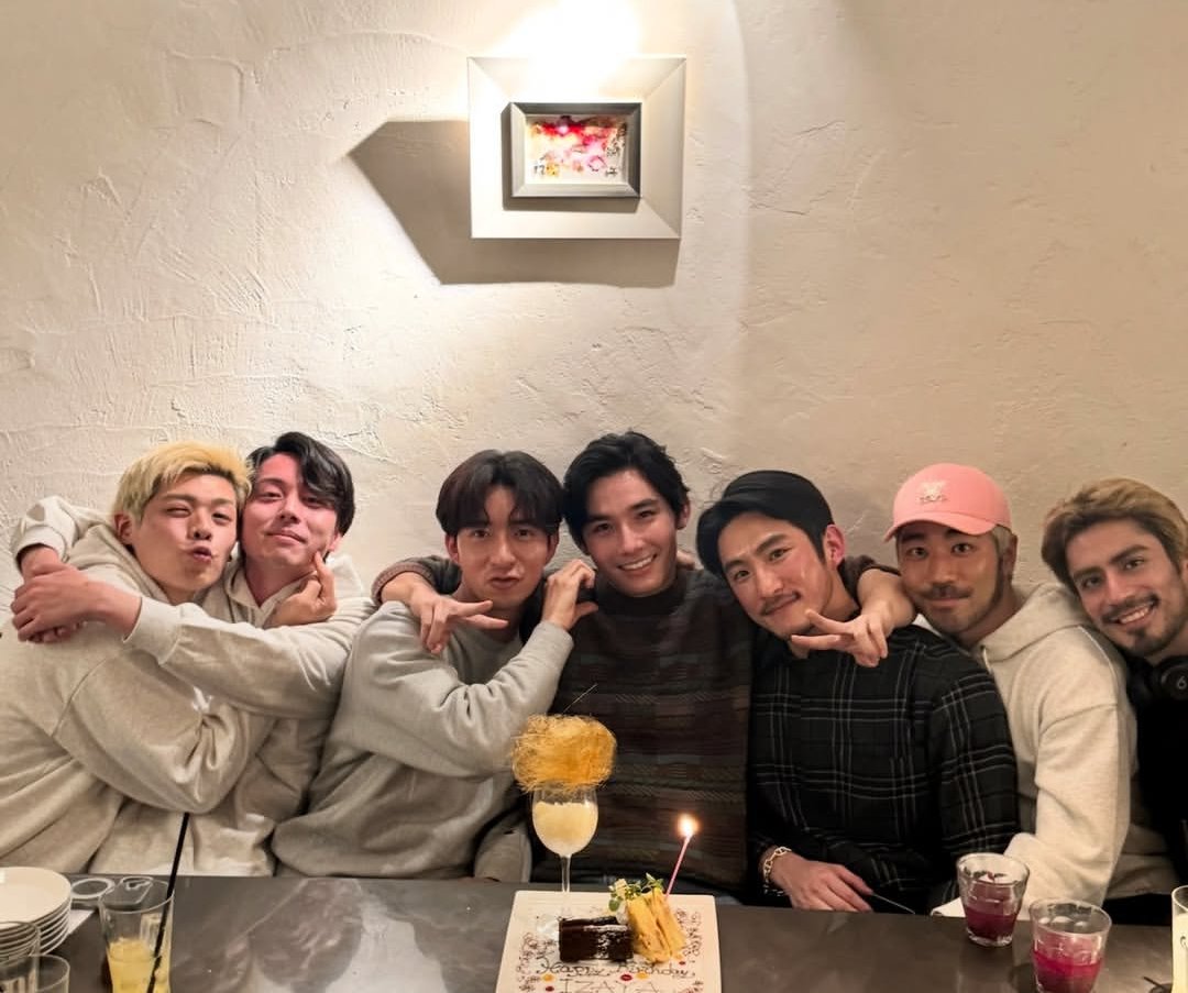CersJustine's tweet photo. I love seeing them all together, their friendship is amazing.🤩🥰

But how can I possibly move on when I see Teaheon and Jobu side by side? 🥰

And a very happy birthday to Izaya!🎁🎂

#TheBoyfriendSeason2 #TheBoyfriendS2 https://t.co/oQOcQur8Wi