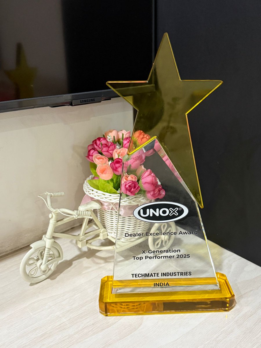 TechmateKitchen's tweet photo. Achievement unlocked with trust and teamwork 🤝
Thank you UNOX for the Dealer Excellence Award 2025
Committed to delivering excellence always.😍🔥
#UNOX #DealerExcellenceAward2025 #TechmateIndustries #Achievement #ProudMoment #India #FoodServiceEquipment #TopPerformer https://t.co/kHFPlXK53m