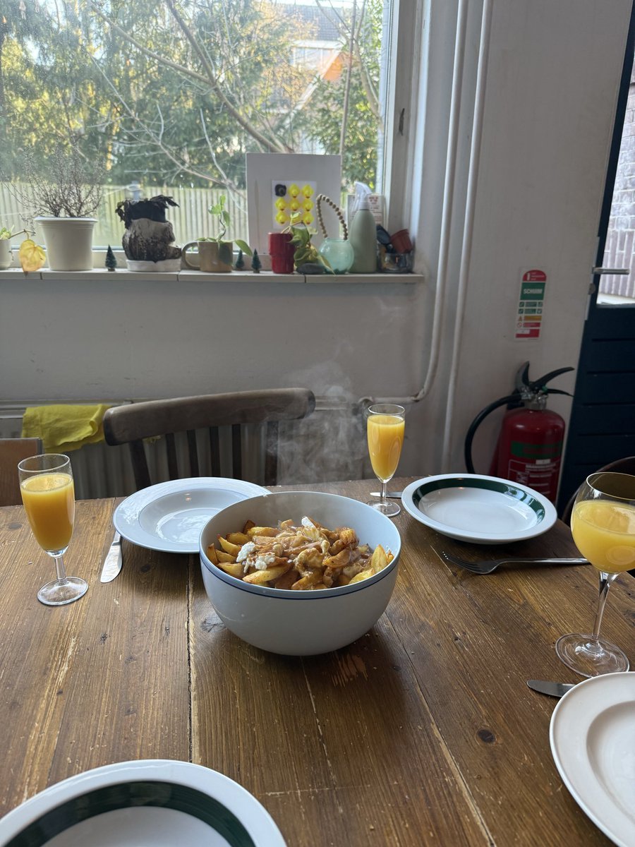 micro_utopia's tweet image. poutine brunch 💟
