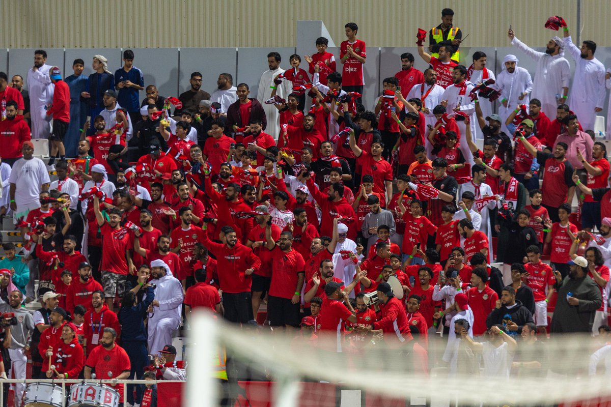 كُن قائد للتطور من المدرجات واترك بصمتك فيها .. بدلاً من الحملات على السوشال ميديا فمصلحة المدرج لن تأتي بهذا الاسلوب

ستاد راشد يحمل ٨٠٠٠ مقعد تقريباً بإمكانك اختيار المقعد المناسب وبدأ ما تريد منه ولكن عليك المبادرة اولاً

 كن قائد فعلي وبادر ونحن لك داعمون 👍🏽❤️